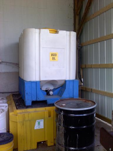 Avenger 275 Gallon IBC Holding Used Oil